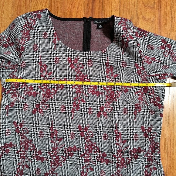 Nina Leonard Houndstooth and floral dress, women's 1X, gray and red - Picture 8 of 16